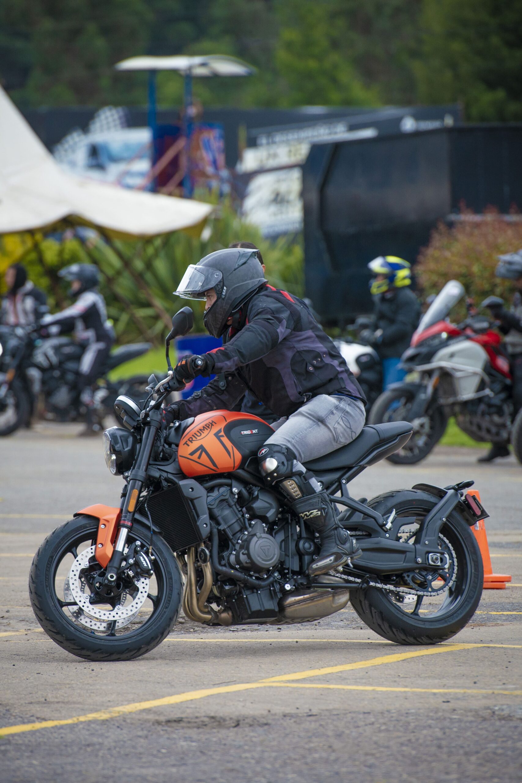 Galeria-evento-triumph-autodromo-tocancipa- (12) Galeria-evento-triumph-autodromo-tocancipa- (12)