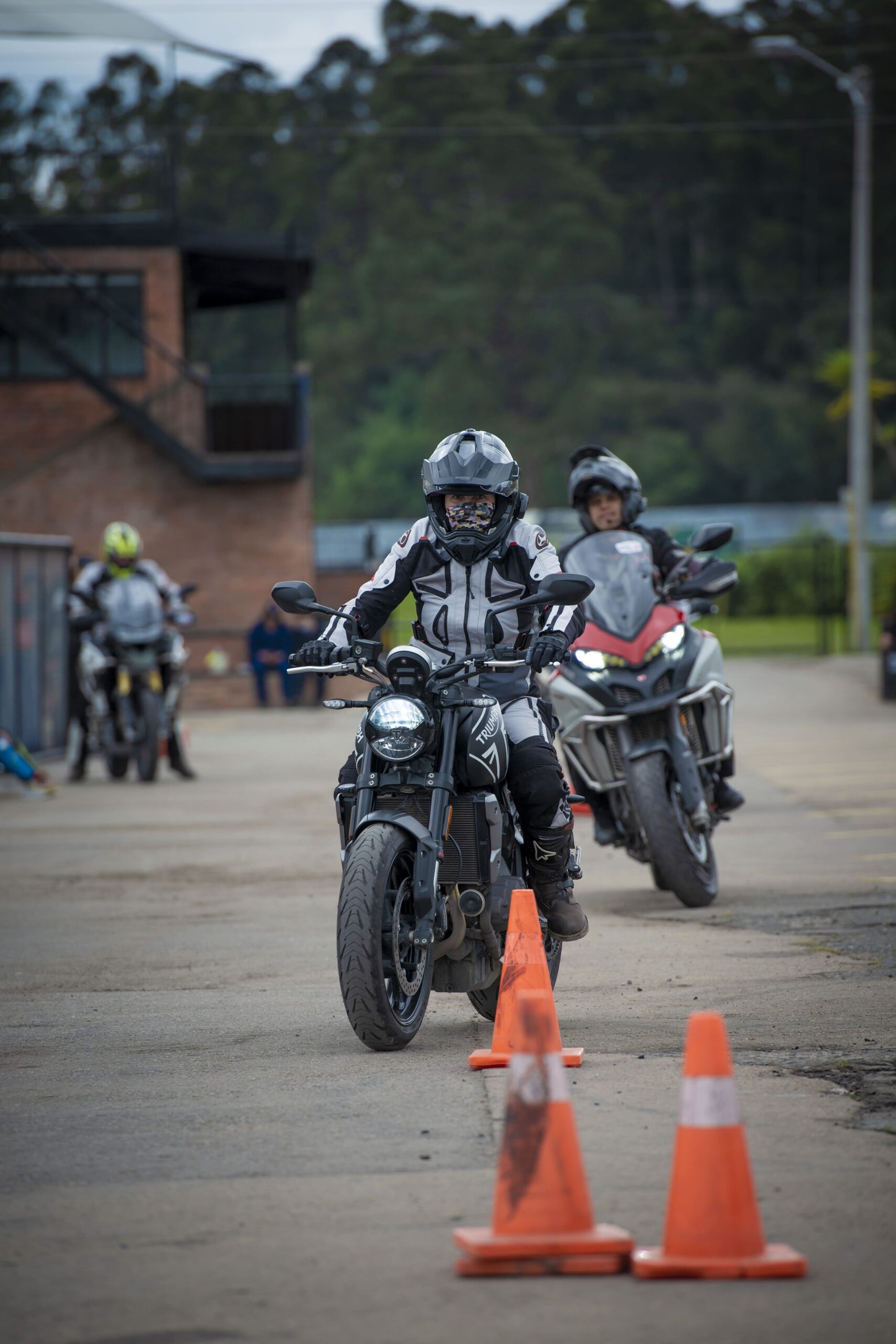 Galeria-evento-triumph-autodromo-tocancipa- (7) Galeria-evento-triumph-autodromo-tocancipa- (7)
