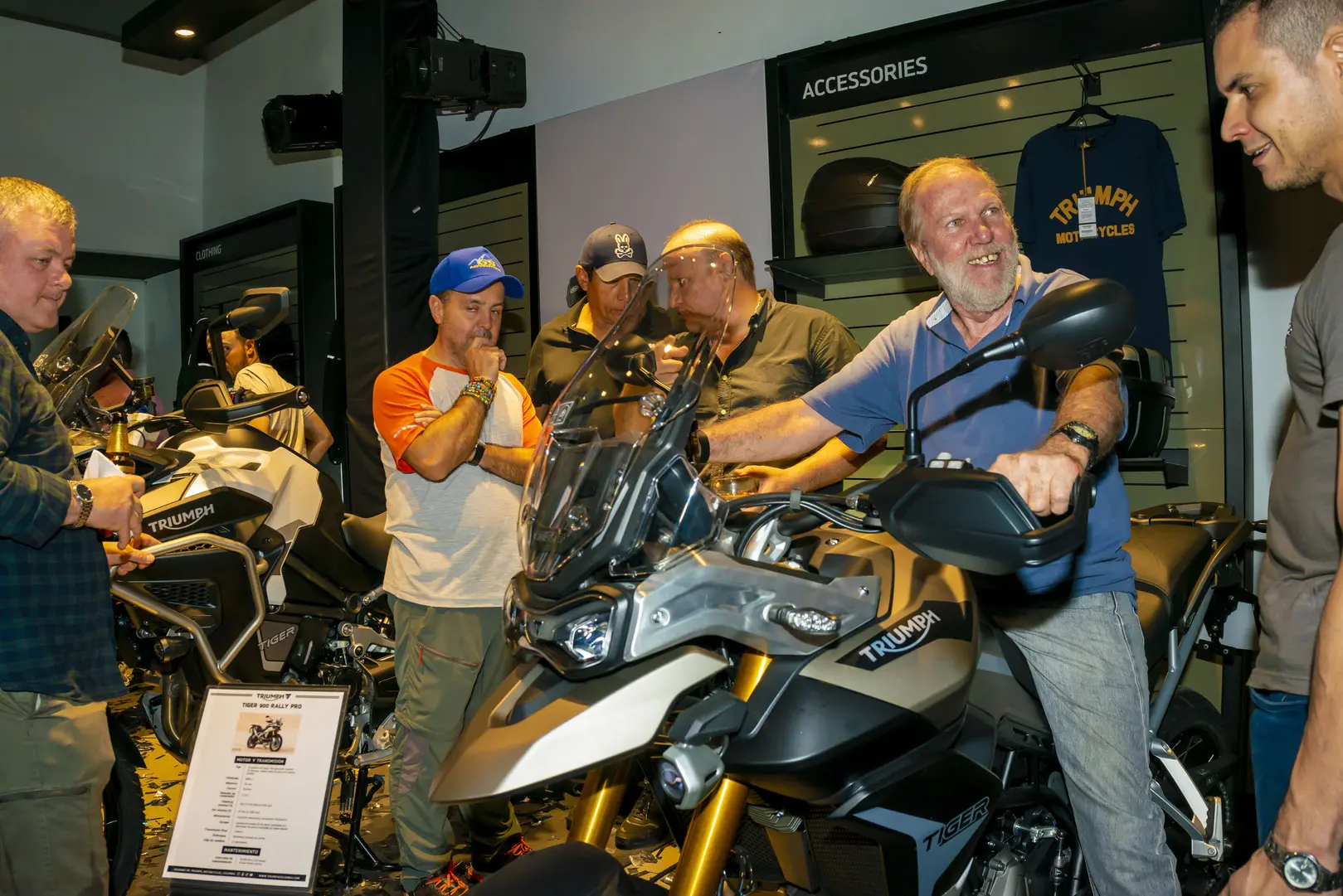 Evento-lanzamiento-vitrina-triumph-cali- (17)