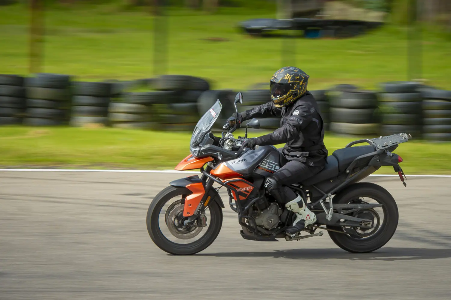 SPEED TWIN
